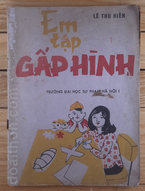 Em tập gấp hình 1