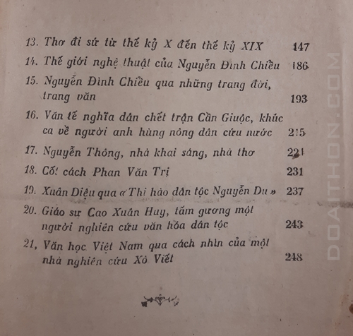Dưới gốc me vườn Nguyễn Huệ 5